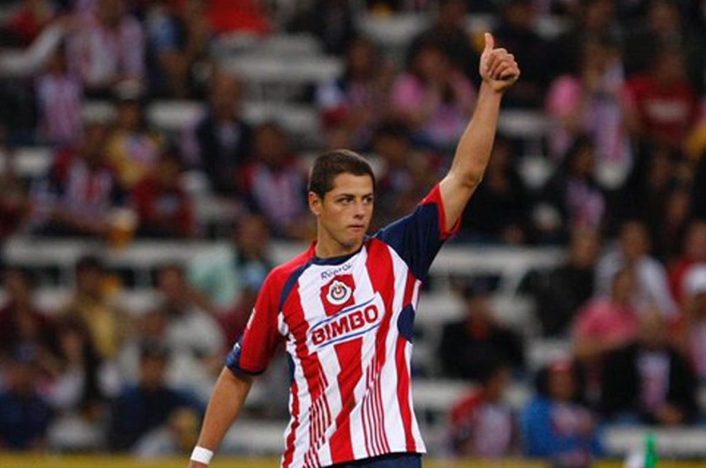 ¿Hasta cuándo debutará Chicharito con Chivas?