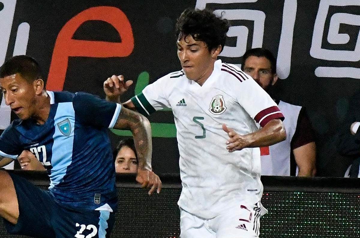 Jonathan Gómez, el lateral que la Selección Mexicana debería asegurar