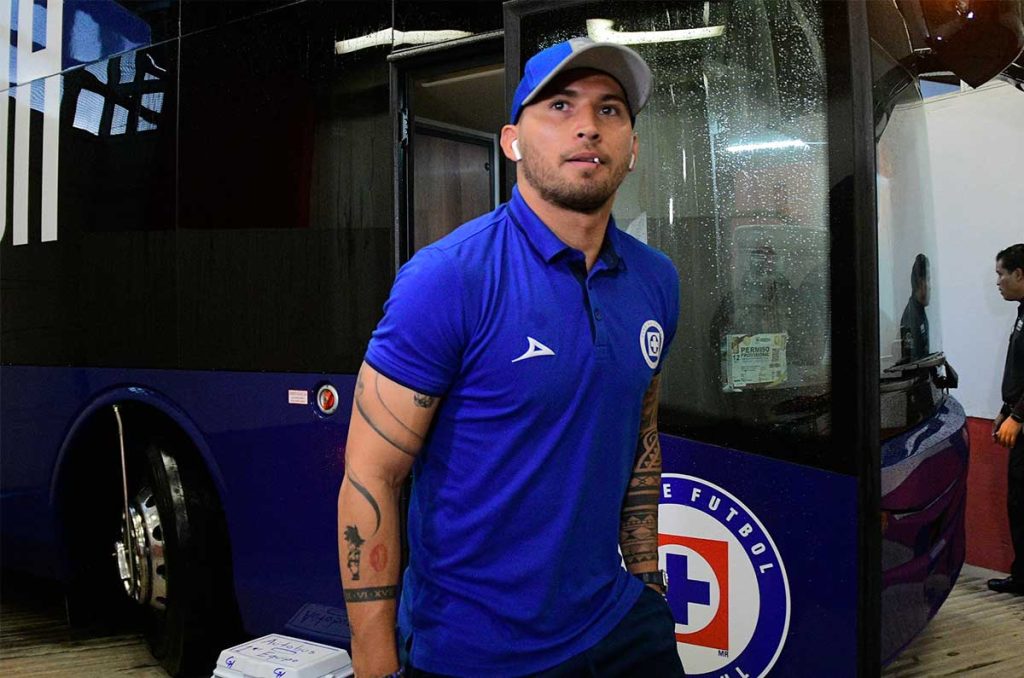 Juan Escobar con una posible salida de Cruz Azul y la Liga MX 0