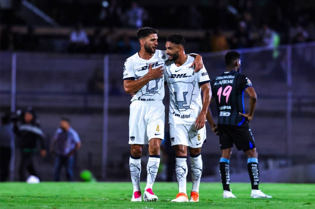 Lisandro Magallán y Nathan Silva, los defensas de Pumas