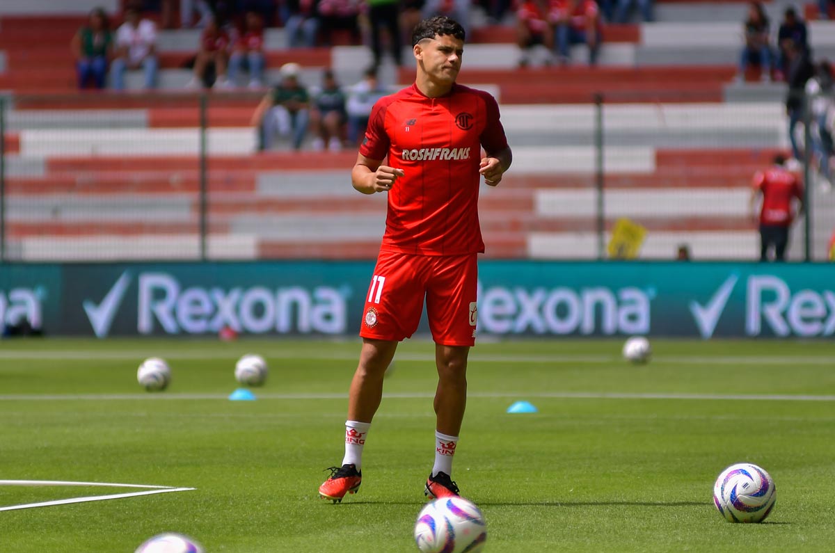 6 Maximiliano Araújo