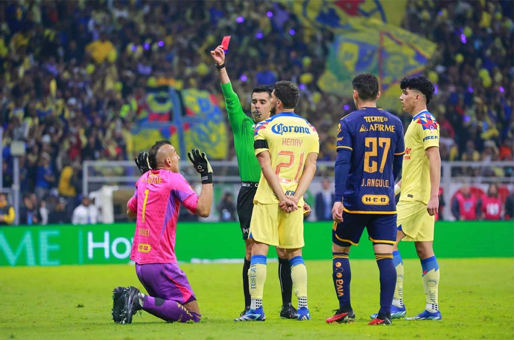 Nahuel Guzmán sigue dudando del arbitraje en la final vs América