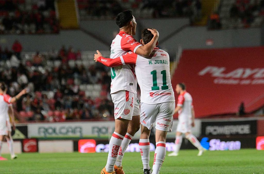 Necaxa le termina por remontar a un Atlas con dos expulsados 