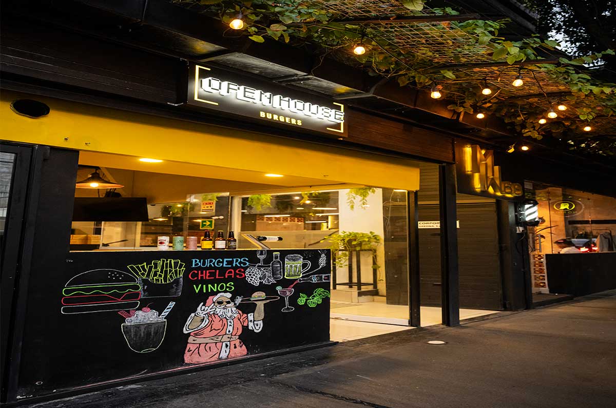 open-house-burgers-las-ideales-previo-a-un-partido-en-el-estadio-ciudad-de-los-deportes-