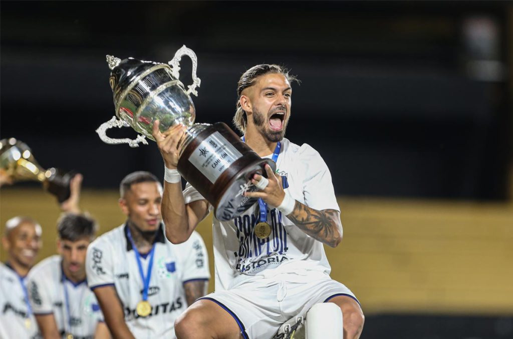 Thiago Vecino suena como refuerzo de Pumas