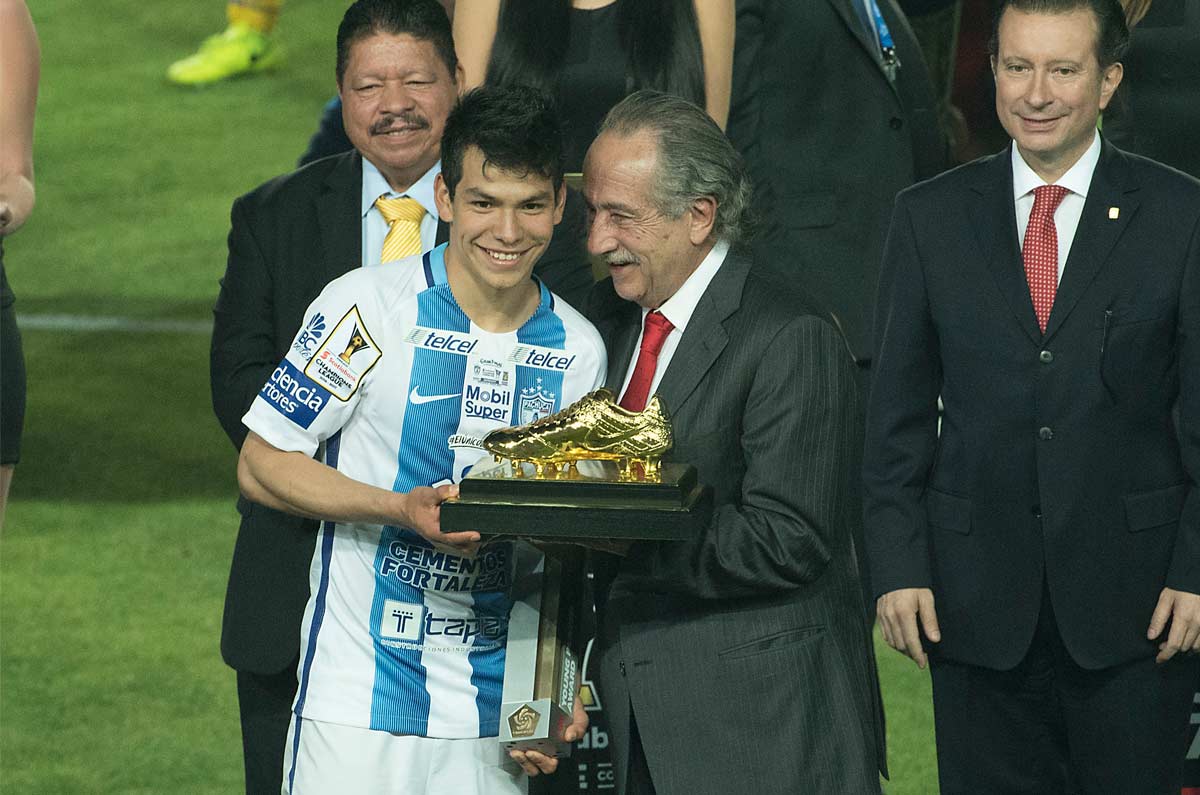 Lozano se coronó en la Liga MX durante el torneo Clausura 2016. Posteriormente haría lo mismo en la Concachampions 2016-2017, donde además fue campeón de goleo con 8 tantos