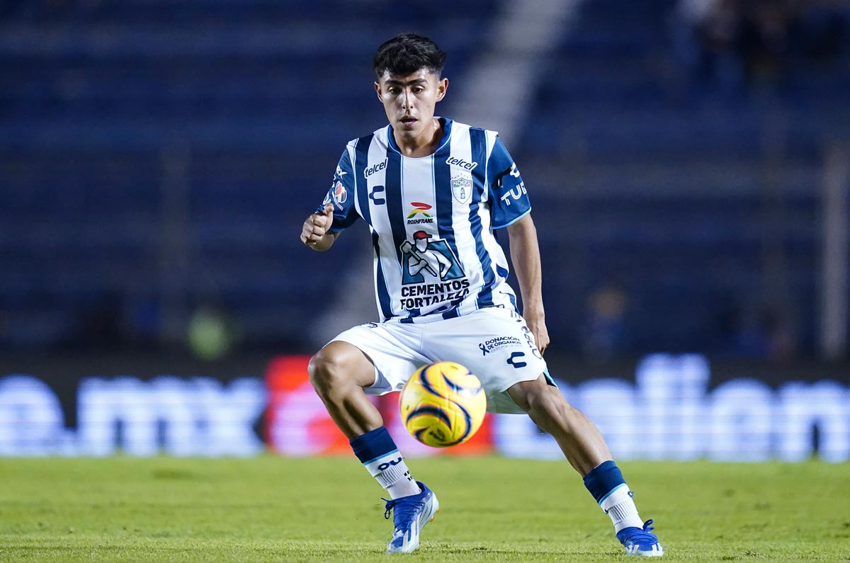 Elías Montiel - 18 años


Un elemento de los Tuzos de Pachuca que pocos tienen en su radar. Pero este pivote ya tiene un valor de 2 millones de dólares y ya es considerado una de las joyas en la cantera. 
