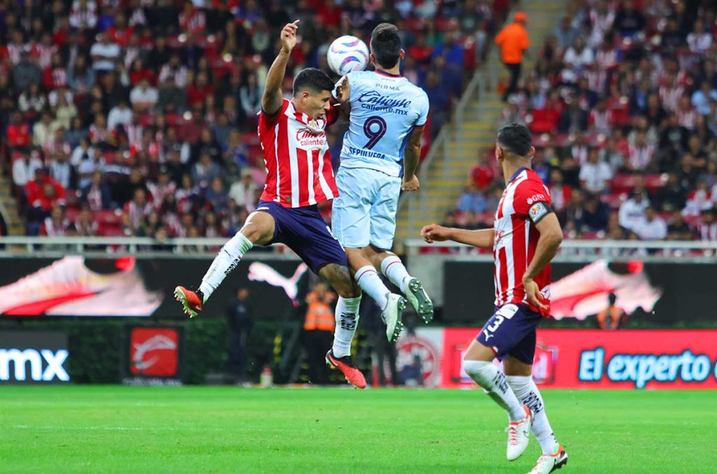 Faitelson menciona que el cambio de sede en el Cruz Azul vs Chivas es por negocio 0