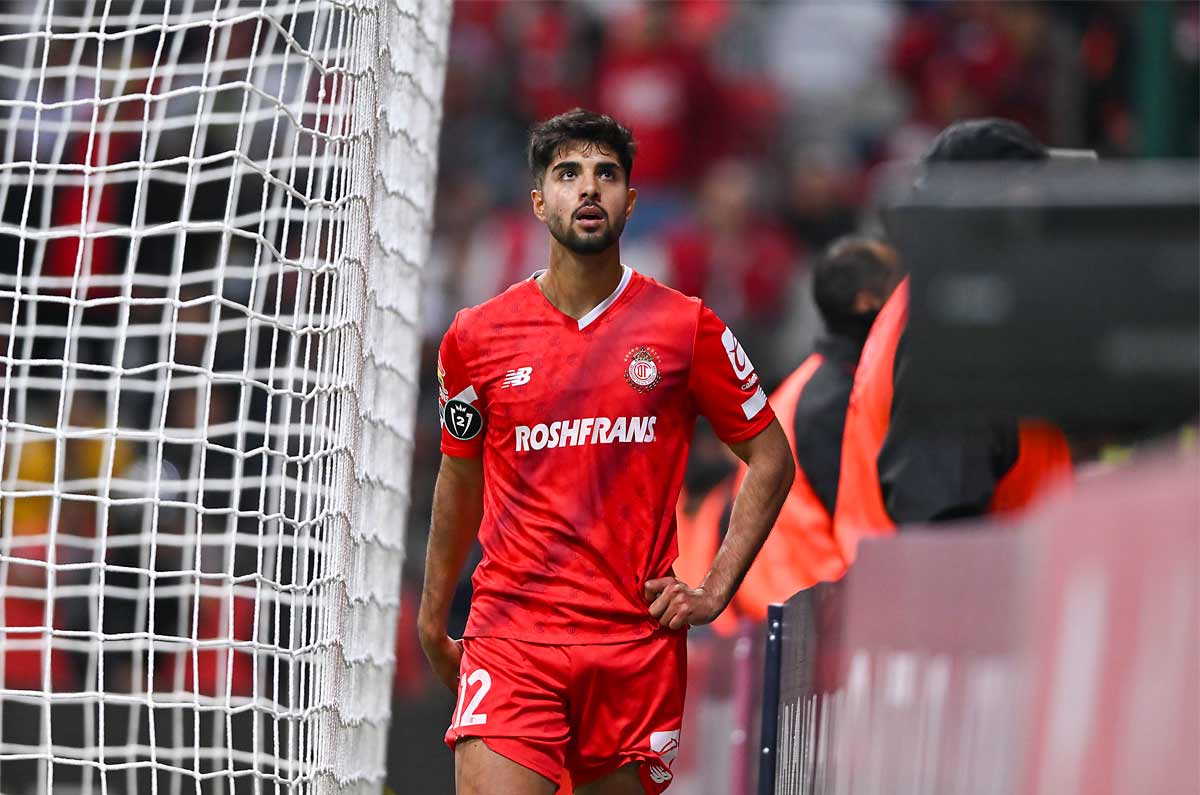 Mauricio Isaís - 22 años

No terminó por hacerse de un lugar en los Tuzos de Pachuca y ahora con los Diablos Rojos de Toluca puede consolidarse. El mercado lo coloca actualmente en un total de 3.7 millones de dólares en el mercado.
