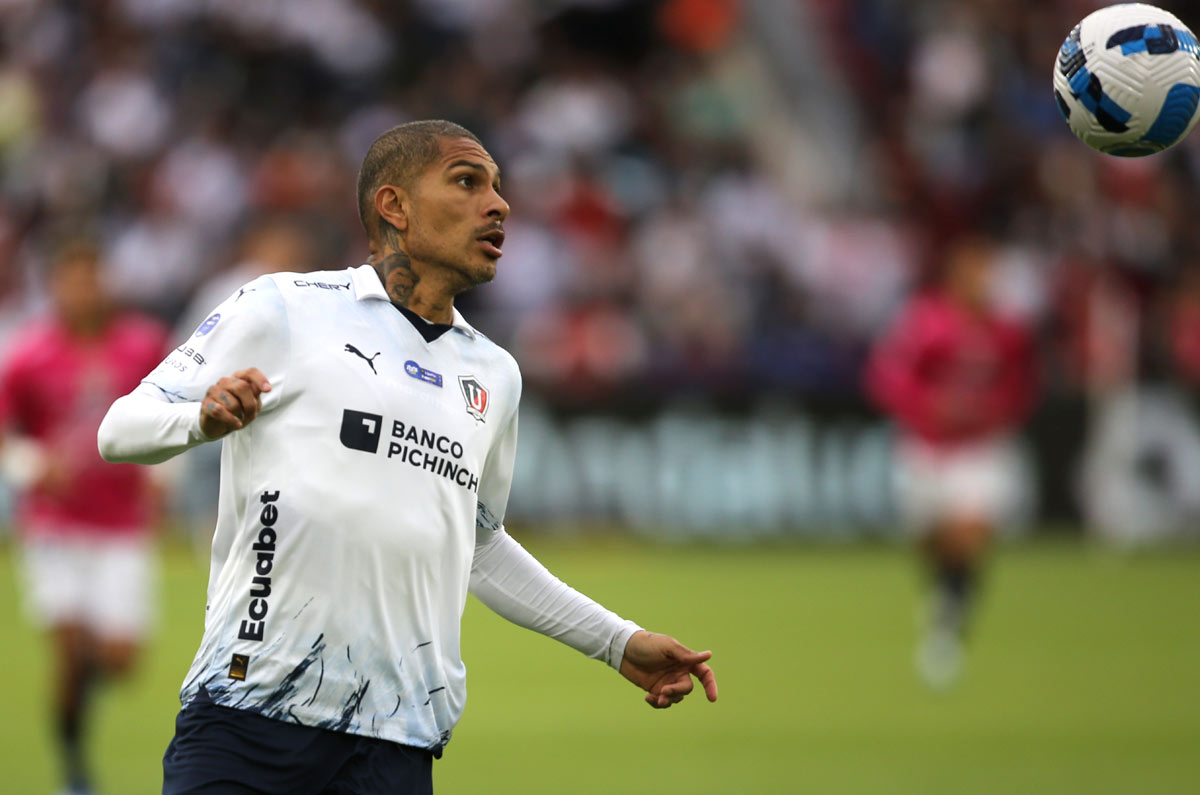 Paolo Guerrero. El delantero peruano dio positivo por metabolito de la cocaína benzoilecgonina pero le perdonaron la sanción argumentando que tomó té de coca