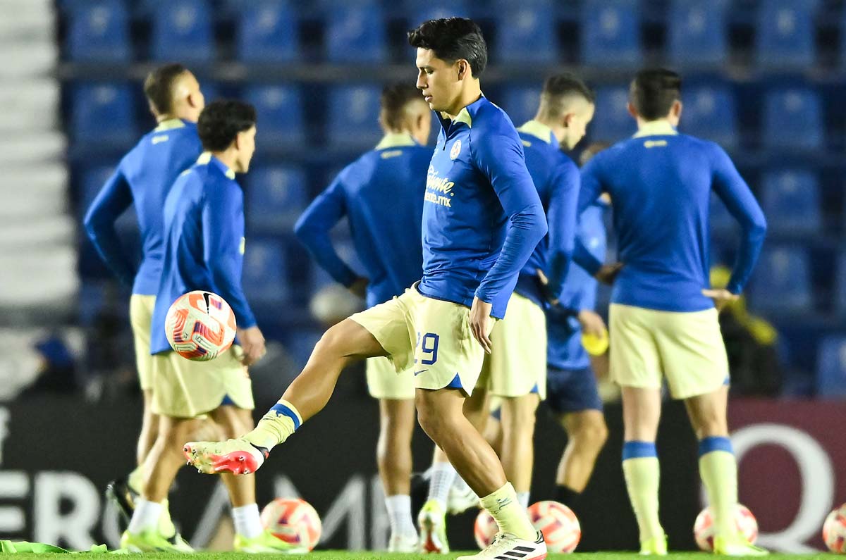 Ramón Juárez - 22 años


Está siendo tomado en cuenta por las Águilas del América y este defensa central pinta muy bien para el futuro. Aunque su valor apenas es de 2.1 millones de dólares, no cabe duda que si sigue jugando esto cambiará pronto.

