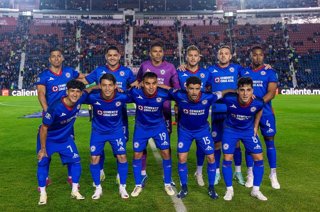 Tras lo sucedido, la afición del Cruz Azul respalda a Iván Alonso 0