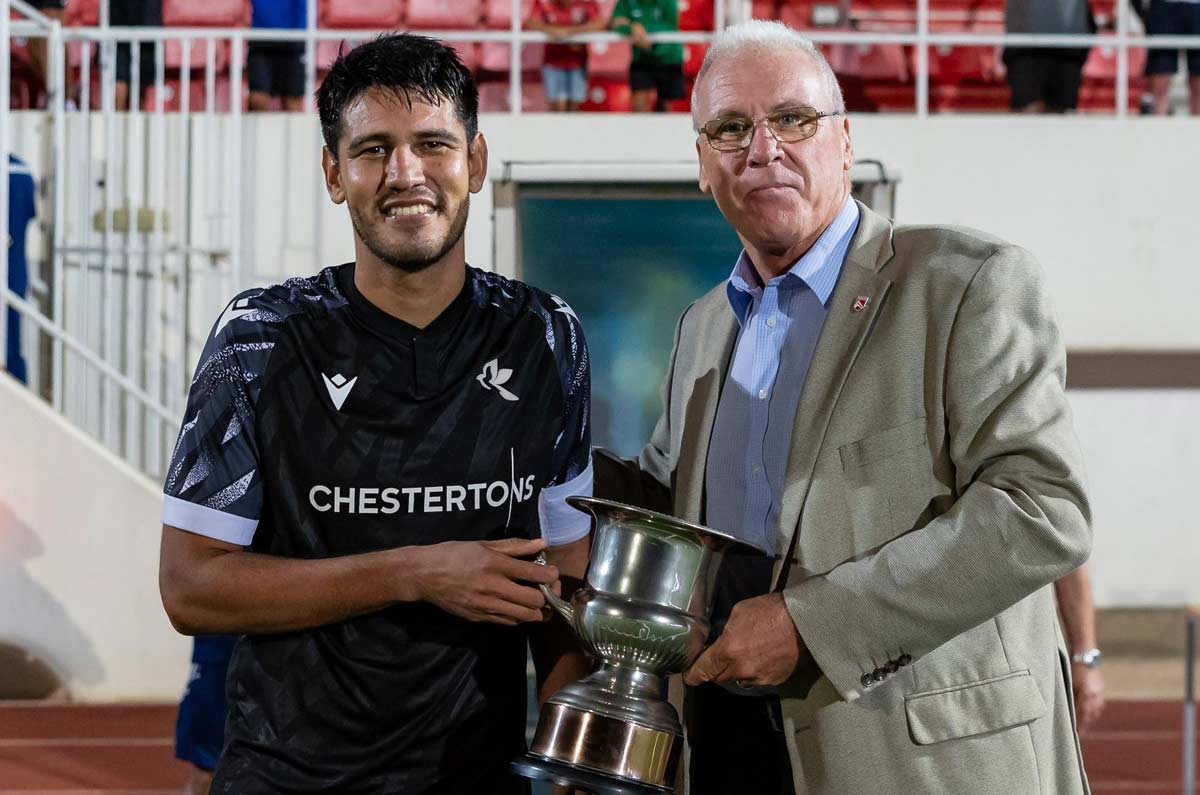 Francisco Zúñiga. Defensa mexicano de 33 años que es capitán en el FC Bruno's Magpies de Gibraltar.
