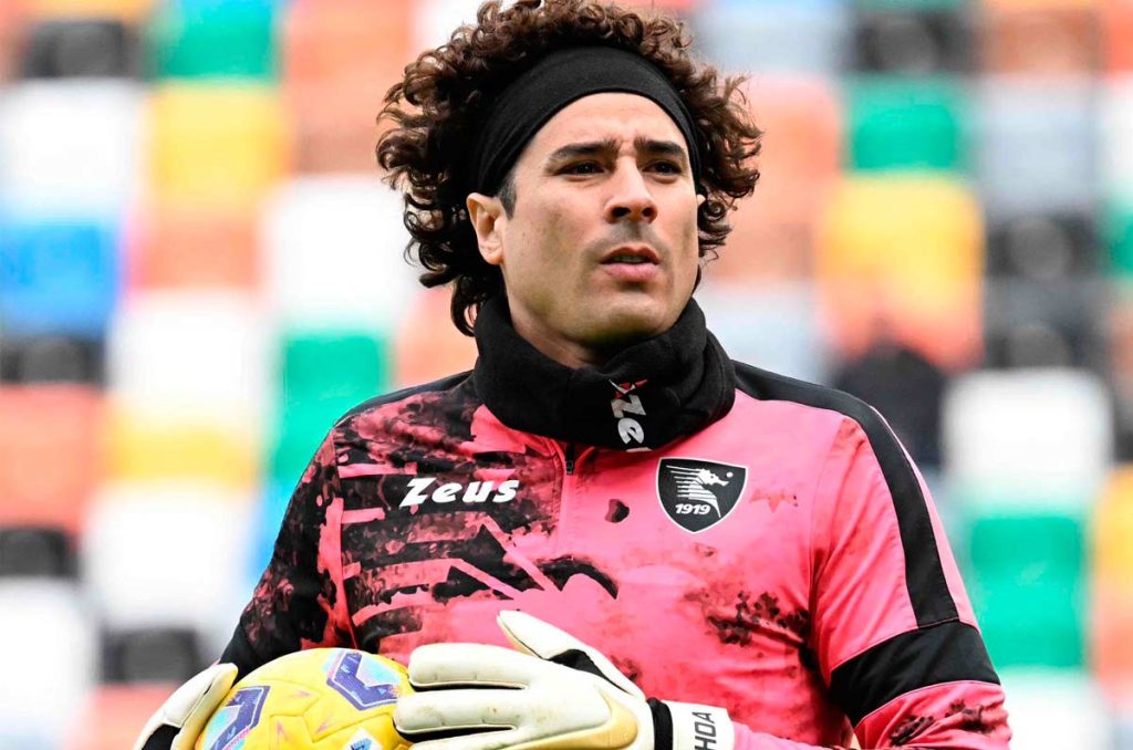 Guillermo Ochoa llegó a los mil goles en contra a nivel de clubes