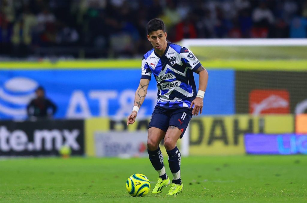 Maxi Meza, con un pie fuera de Rayados de Monterrey