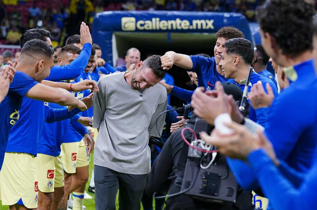 Miguel Layún siendo uno de los refuerzos de lujo de TUDN 0