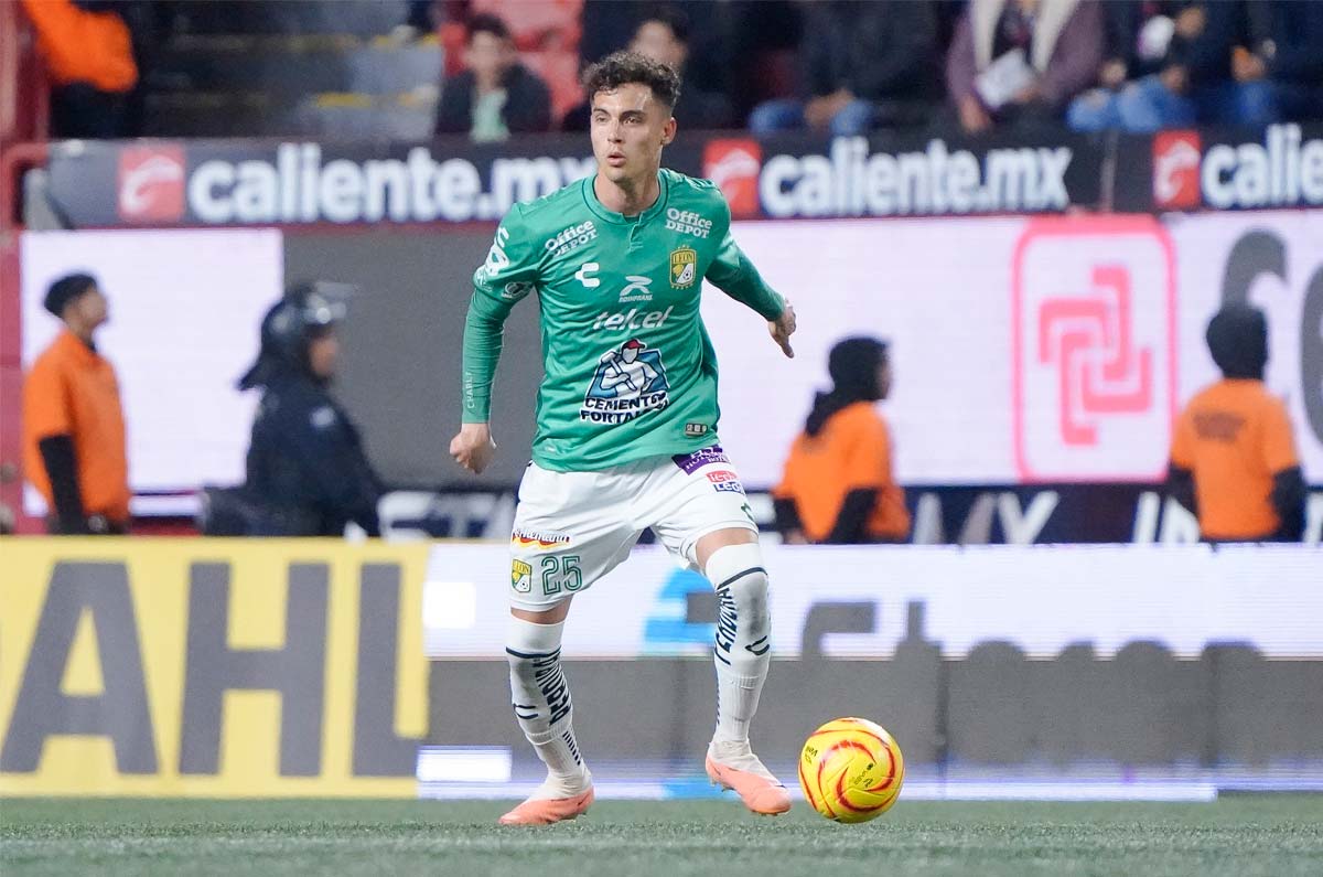 Paul Bellón. Aunque ya tiene 26 años, el jugador del Club León puede pedir pista, más allá de su poca experiencia en el Tricolor. Es un elemento que está mostrando cosas bastante interesantes. 
