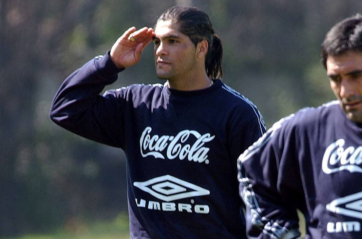 Reinaldo Navia. Con el América ganó el torneo Apertura 2005 y un Campeón de Campeones. Pero el chileno tuvo un mal desempeño con Atlas, pues apenas hizo cuatro goles. 

