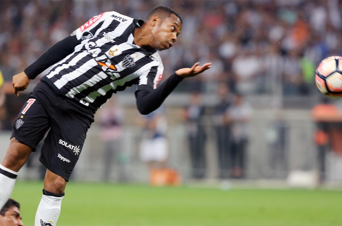 Robinho. El exfutbolista fue condenado en Italia en 2017 por una violación grupal de una joven albanesa en una discoteca de Milán en 2013. Cumplirá la pena a nueve años de cárcel impuesta por la Justicia italiana.