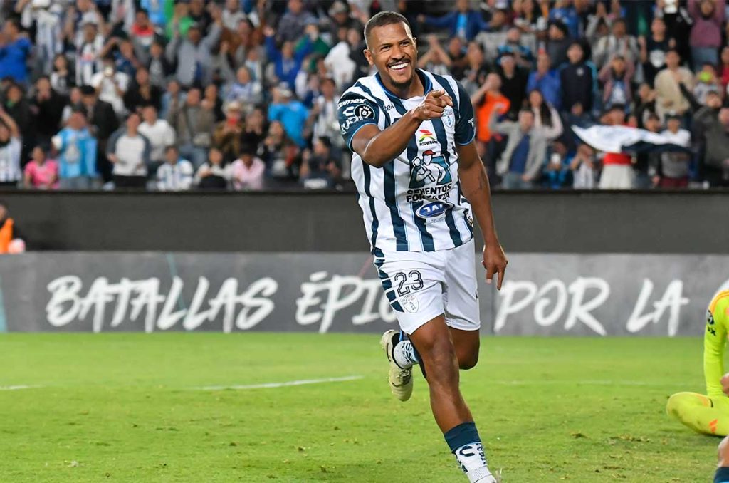 Salomón Rondón comanda a Pachuca para golear a Philadelphia