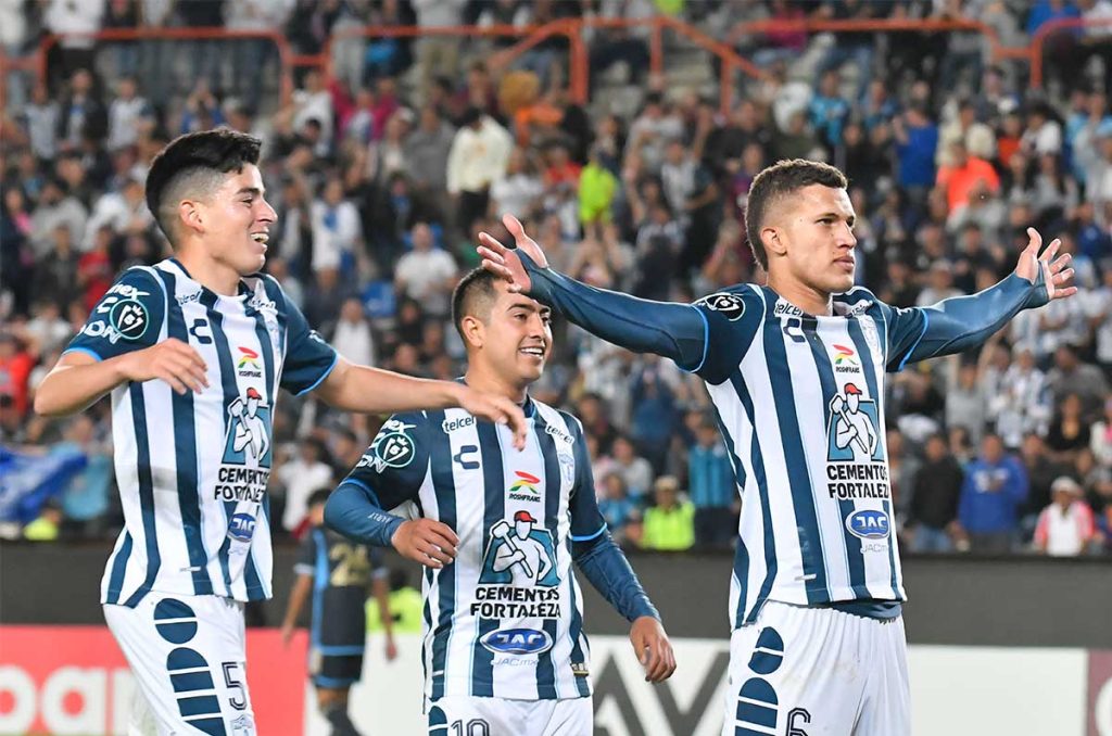 Salomón Rondón comanda a Pachuca para golear a Philadelphia 0