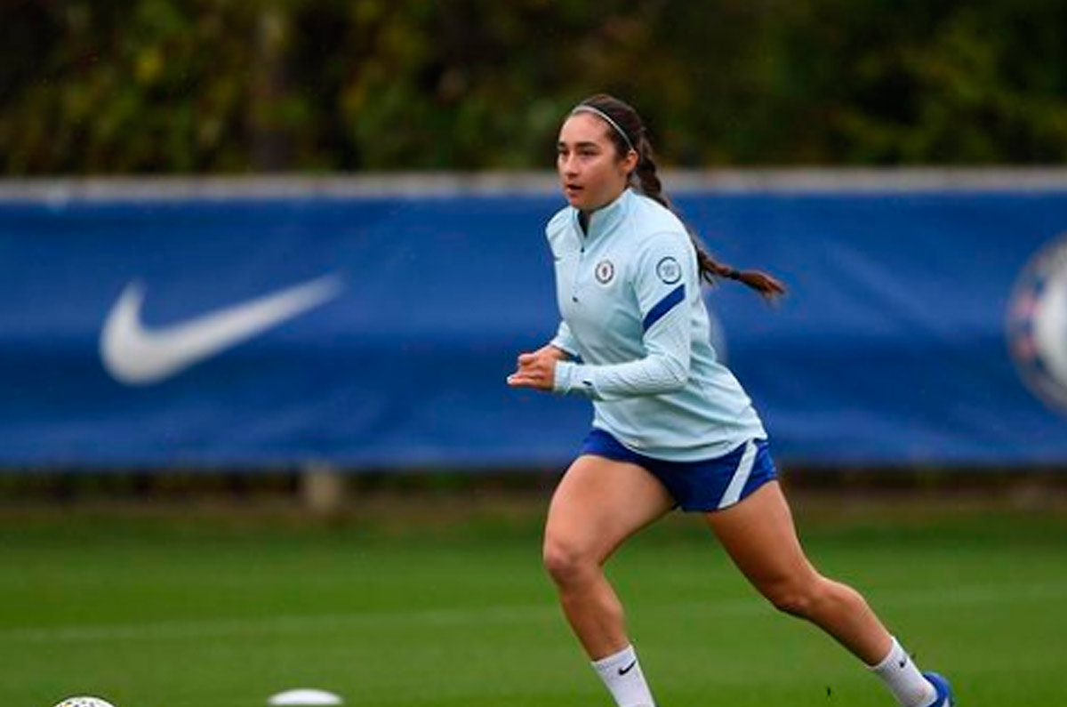 Silvana Flores. Luego de estar en Inglaterra con el Arsenal, en el 2021 arribó al Chelsea. Sin embargo, poco después fue cedida a Reading también de Inglaterra. Actualmente milita para las Rayadas de Monterrey.