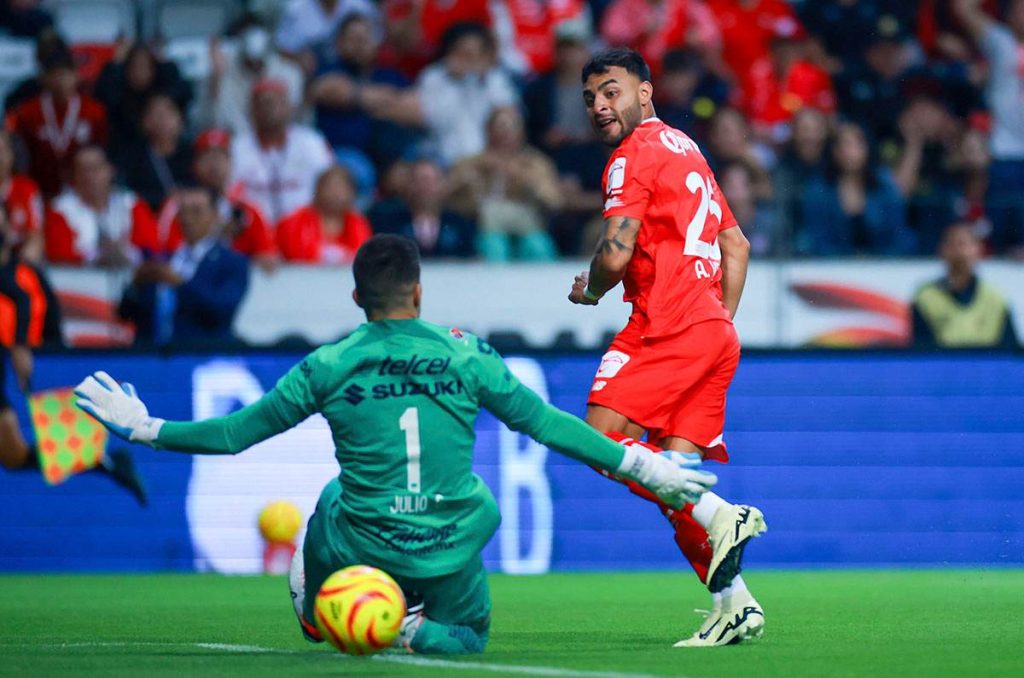 Con un Alexis Vega encendido, Toluca hunde a Pumas en Liga MX