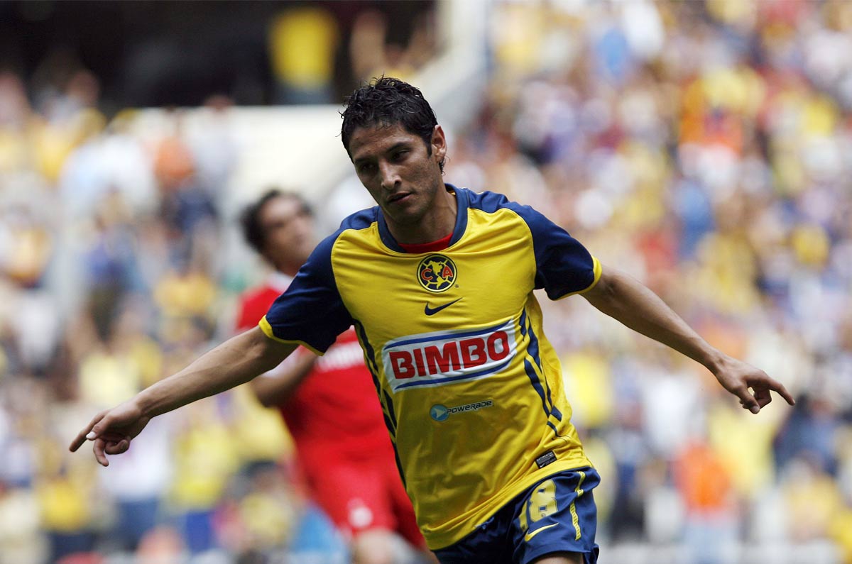 Ángel Reyna. Un elemento que se desenvolvía como extremo derecho o mediocampista ofensivo. En el Clausura 2011 hizo 13 goles con las Águilas del América para ser el líder. 
