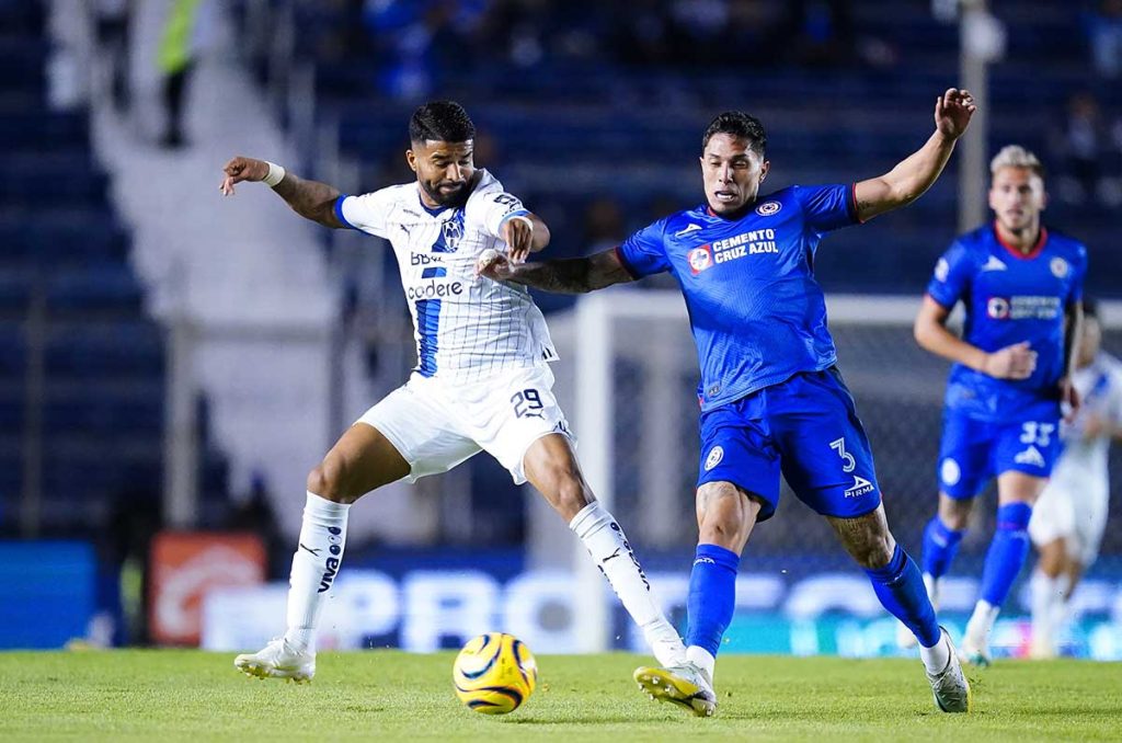 Carlos Salcedo se gana la confianza de Anselmi en Cruz Azul 0