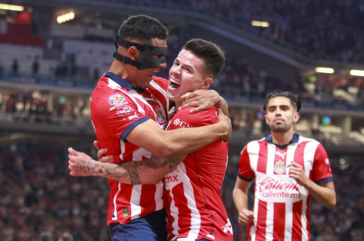 Chivas continúa sin Liguilla pese a la victoria ante Querétaro