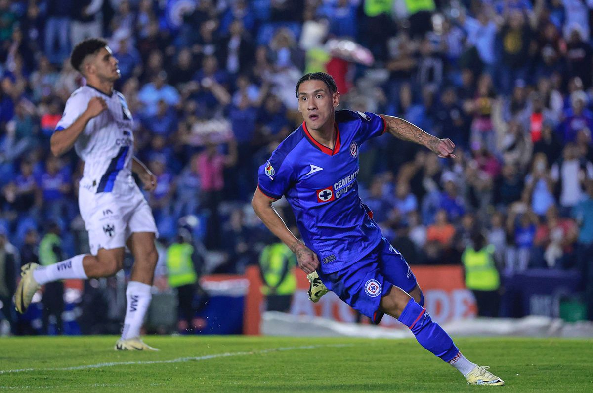 Cruz Azul evita Play-In, mientras Rayados va en picada