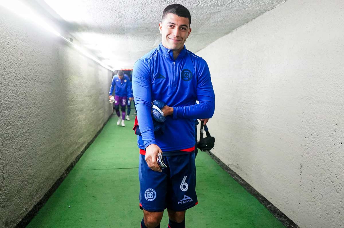 Erik Lira. El pivote de 23 años que juega en Cruz Azul fue buscado por Udinese y Fiorentina en Italia. Puede tener un costo de 4.8 millones de dólares para pensar en hacer posible el sueño. 
