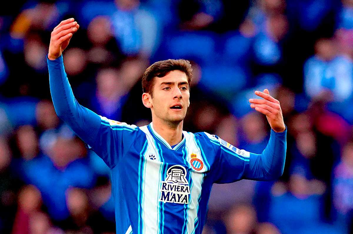 José Gragera. En todo caso, pueden apostar por otro jugador desde España. Este mediocampista de 23 años que milita en el Espanyol. Tiene una valuación de 2.8 millones de dólares pero el problema es que su contrato llega hasta junio del 2028. En su momento llegó a sonar para el equipo.
