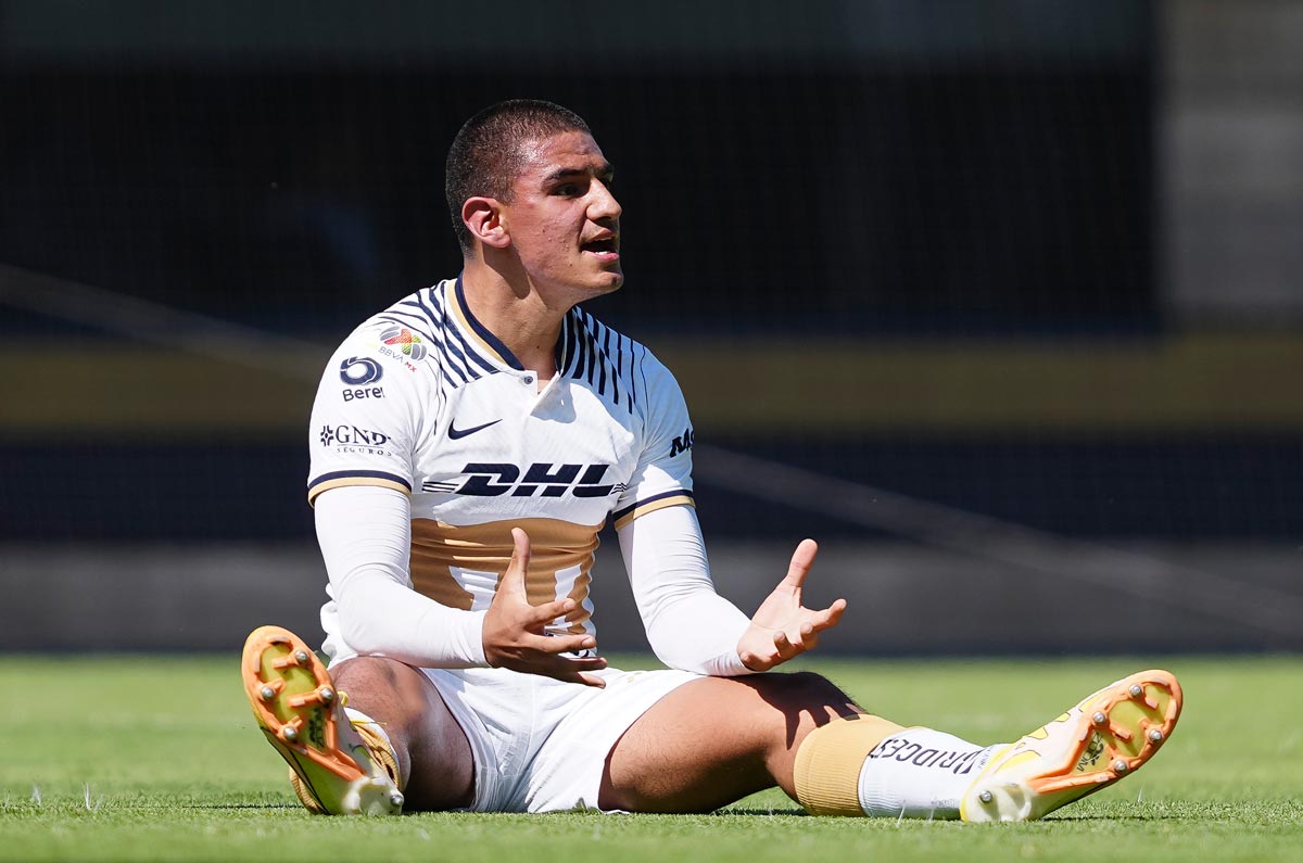 José Navarro.Fue debutado por Andrés Lillini pero apenas ganó algunos minutos en el primer equipo. Totalmente borrado tuvo que marcharse al Vancouver FC del futbol canadiense.