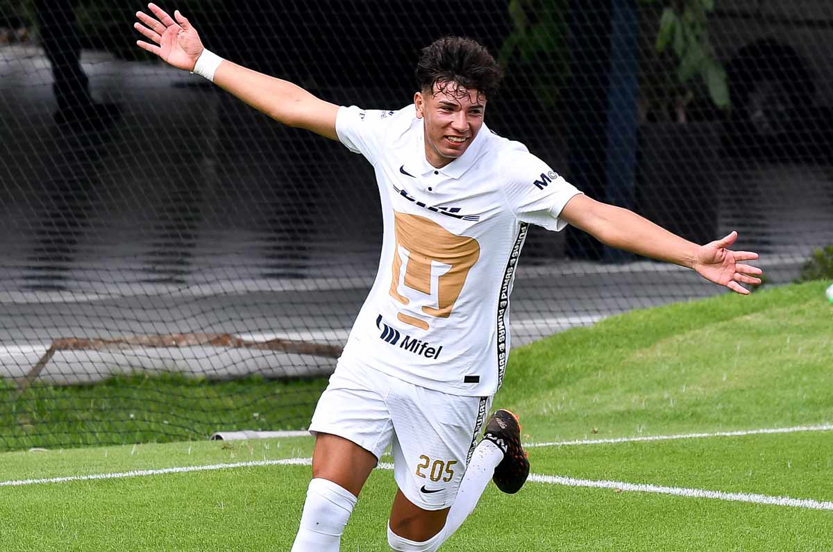 Juan González. Paraguayo que estuvo en la categoría Sub-20 de los Felinos. Llegó procedente del Olimpia y por consejo de la leyenda Darío Verón, pero ni siquiera debutó en el primer equipo. Actualmente no tiene equipo. 
