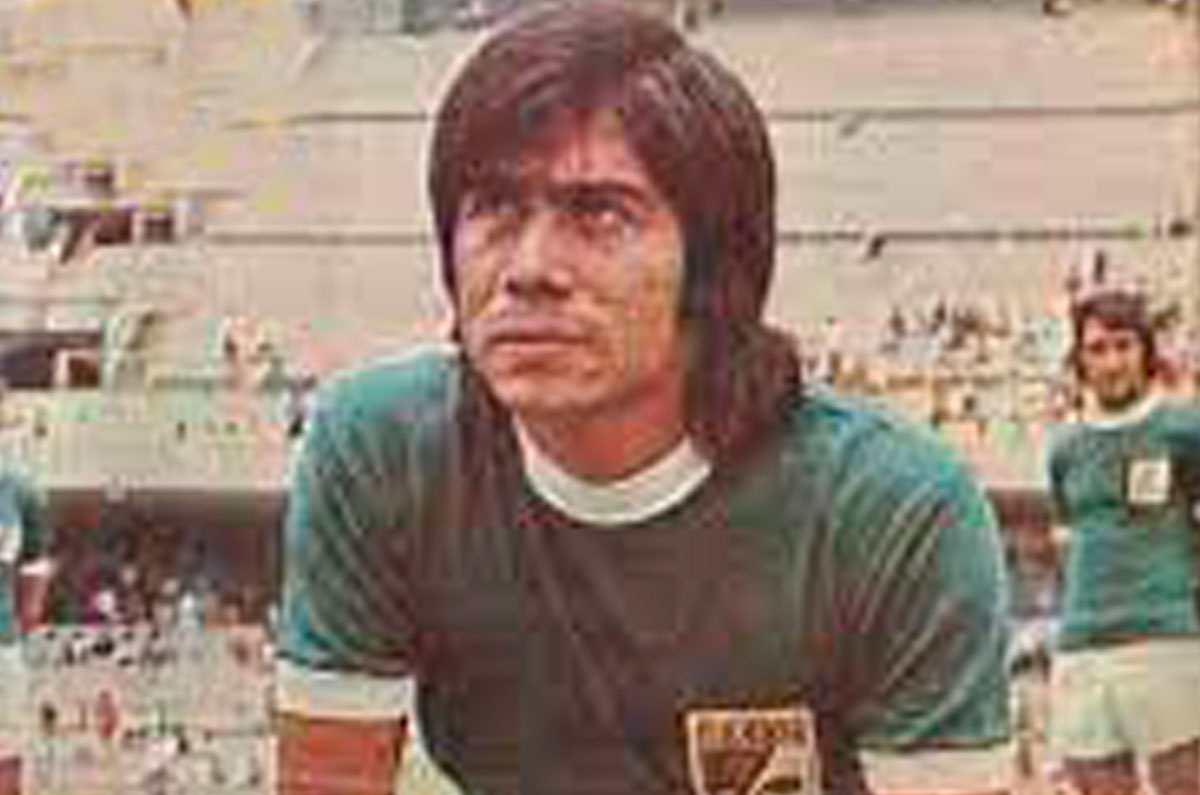 Luis Estrada. Este mediocampista fue campeón de goleo en la temporada 1968-1969 jugando para el Club León y haciendo un total de 24 goles. 
