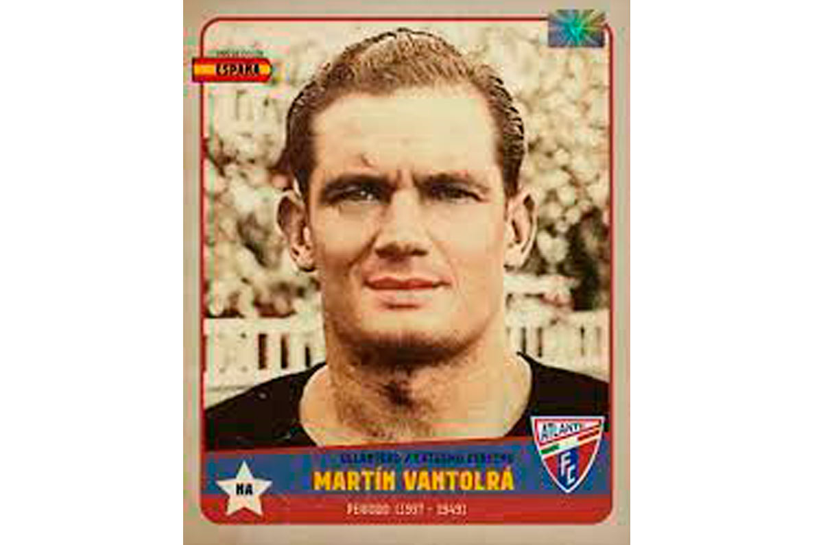 Martín Vantolra. Fue en la lejana temporada de 1940-1941 cuando este extremo derecho español fue campeón de goleo con el Atlante haciendo 17 anotaciones. 
