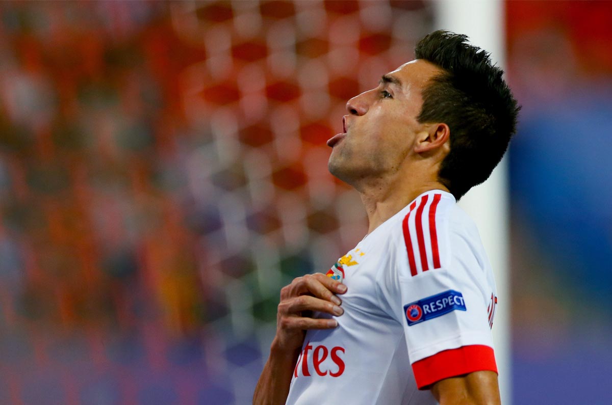 Nicolás Gaitán. En la inauguración del estadio BBVA, el equipo invitado para jugar fue el Benfica. Este elemento que jugara en el Atlético de Madrid, LOSC Lille y Boca Juniors. Actualmente juega en el Paços de Ferreira.