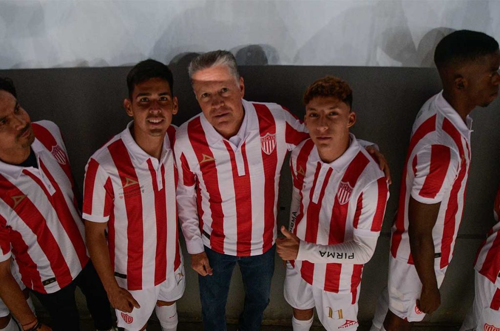 Peláez revela que “había peleas diario” en el Necaxa de los 90; incluso DT se golpeó con jugador