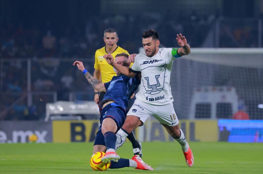 Eduardo Toto Salvio sigue poniendo en duda su continuidad con Pumas