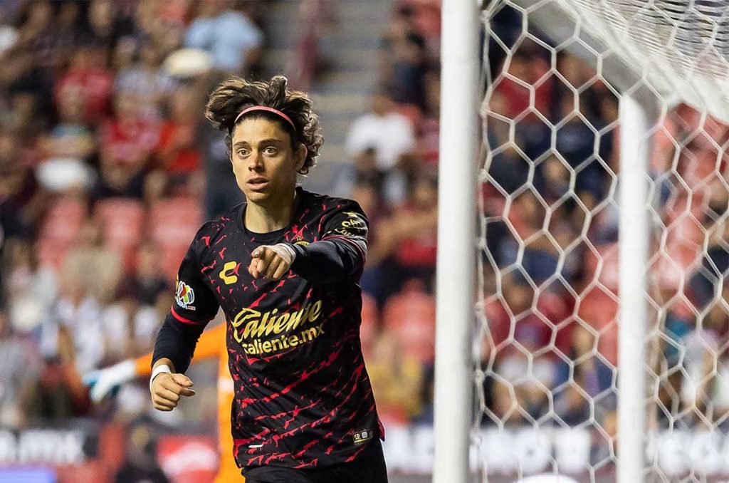 Xolos sin poder fichar por deuda por Joaquín Montecinos