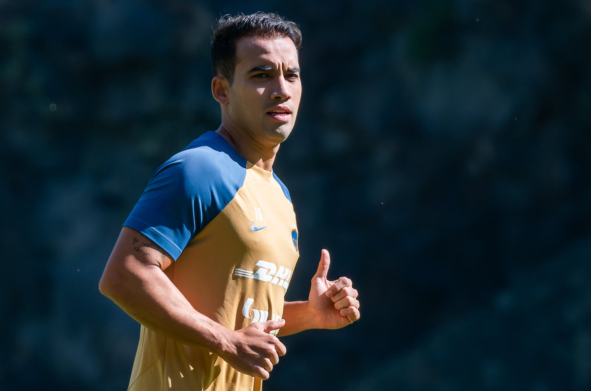 Adrián Aldrete. Llegó con nueve títulos bajo el brazo en América, Santos Laguna y Cruz Azul, además de la Selección Mexicana. Tras dos años en el equipo Universitario se fue sin poder levantar ningún trofeo.
