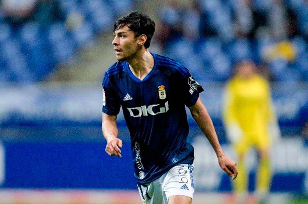 Daniel Alonso Aceves. Este lateral nunca pudo consolidarse en el Real Oviedo y se vio obligado a dejar este club. Actualmente milita en el Chicago Fire de la MLS en Estados Unidos. 
