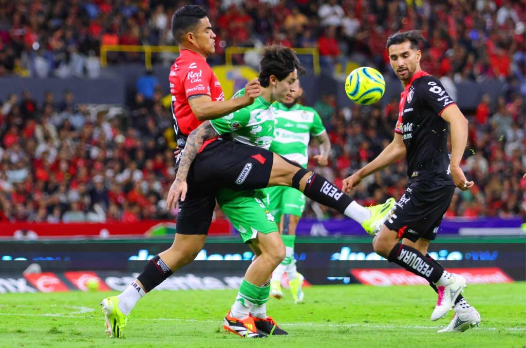 Grupo Orlegi podría sentenciar al Atlas y Santos Laguna