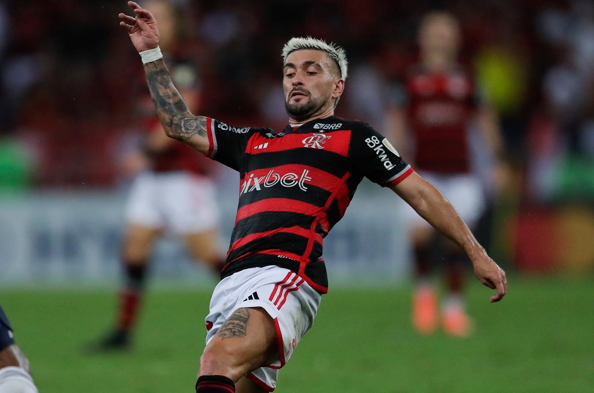 Giorgian De Arrascaeta. Ha sonado con fuerza para llegar a la Máquina de Cruz Azul como un auténtico bombazo. Un jugador que milita actualmente en el Flamengo de Brasil. 
