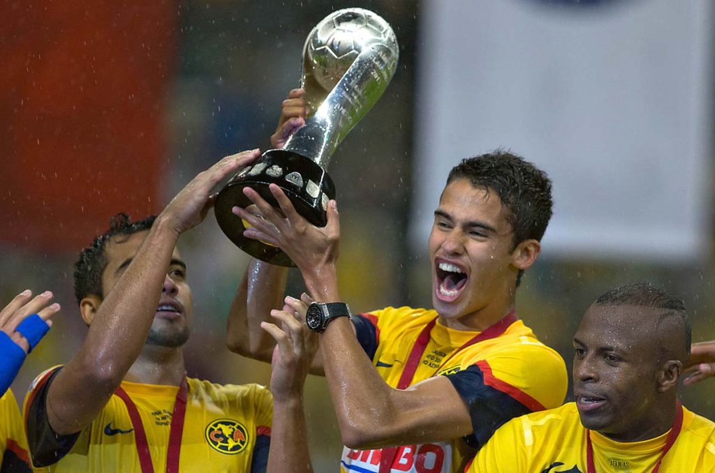 El trofeo grabado con el nombre de Cruz Azul que América arrebató