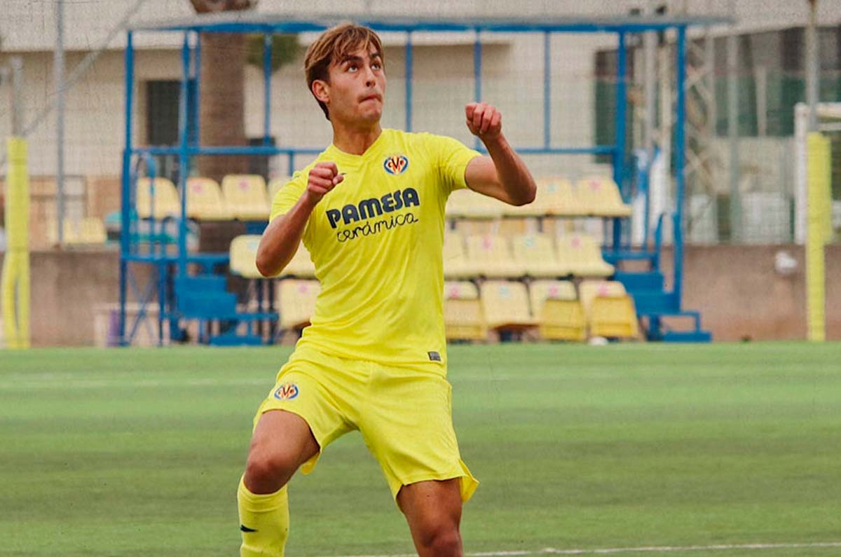 Emiliano García. Atacante mexicano que tuvo oportunidad de militar con el Villarreal de España, pero que pronto tuvo que regresar a las filas de la Franja del Puebla. 
