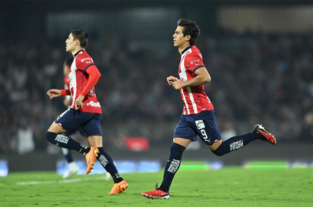 En Chivas preparan el adiós de cuatro futbolistas