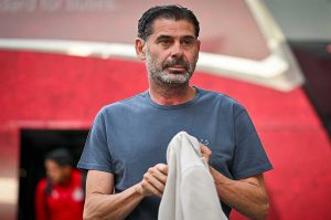 Fernando Hierro será la primera baja de Chivas rumbo al AP24