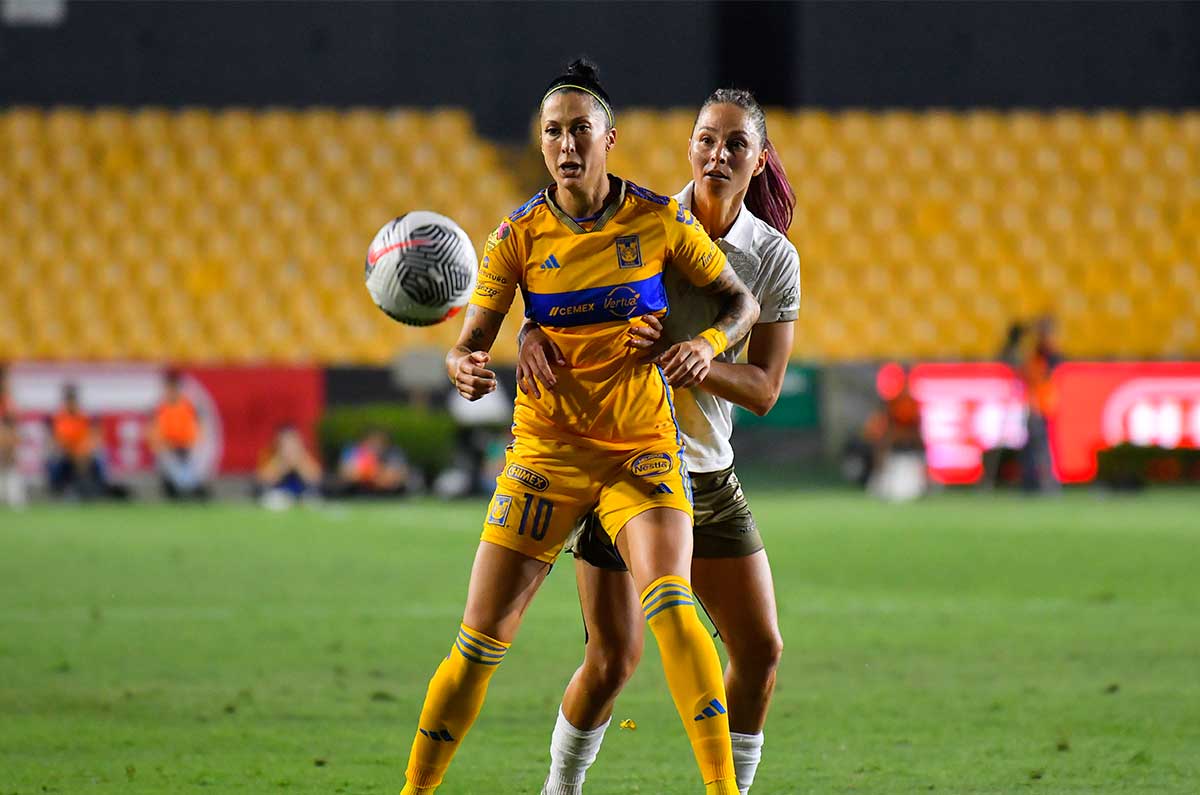 Jennifer Hermoso sin poder levantar la Liga MX Femenil
